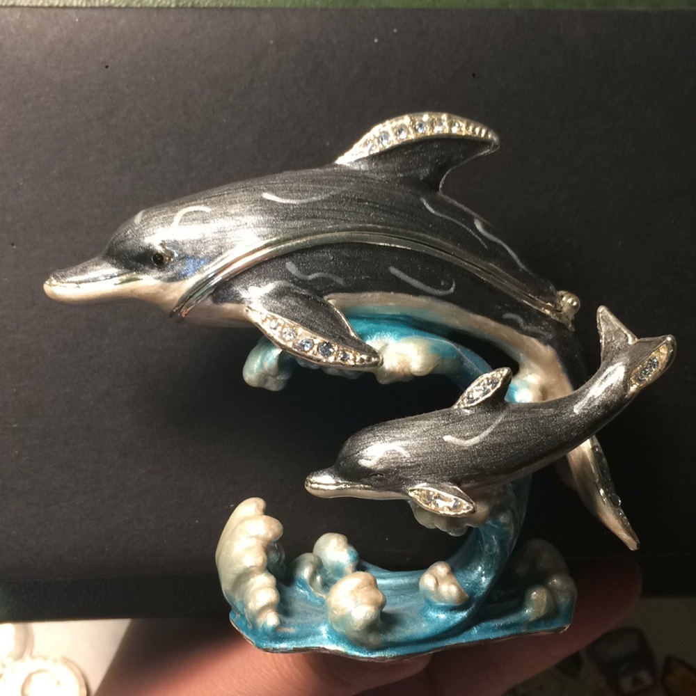 Dolphin jewelry box and necklace